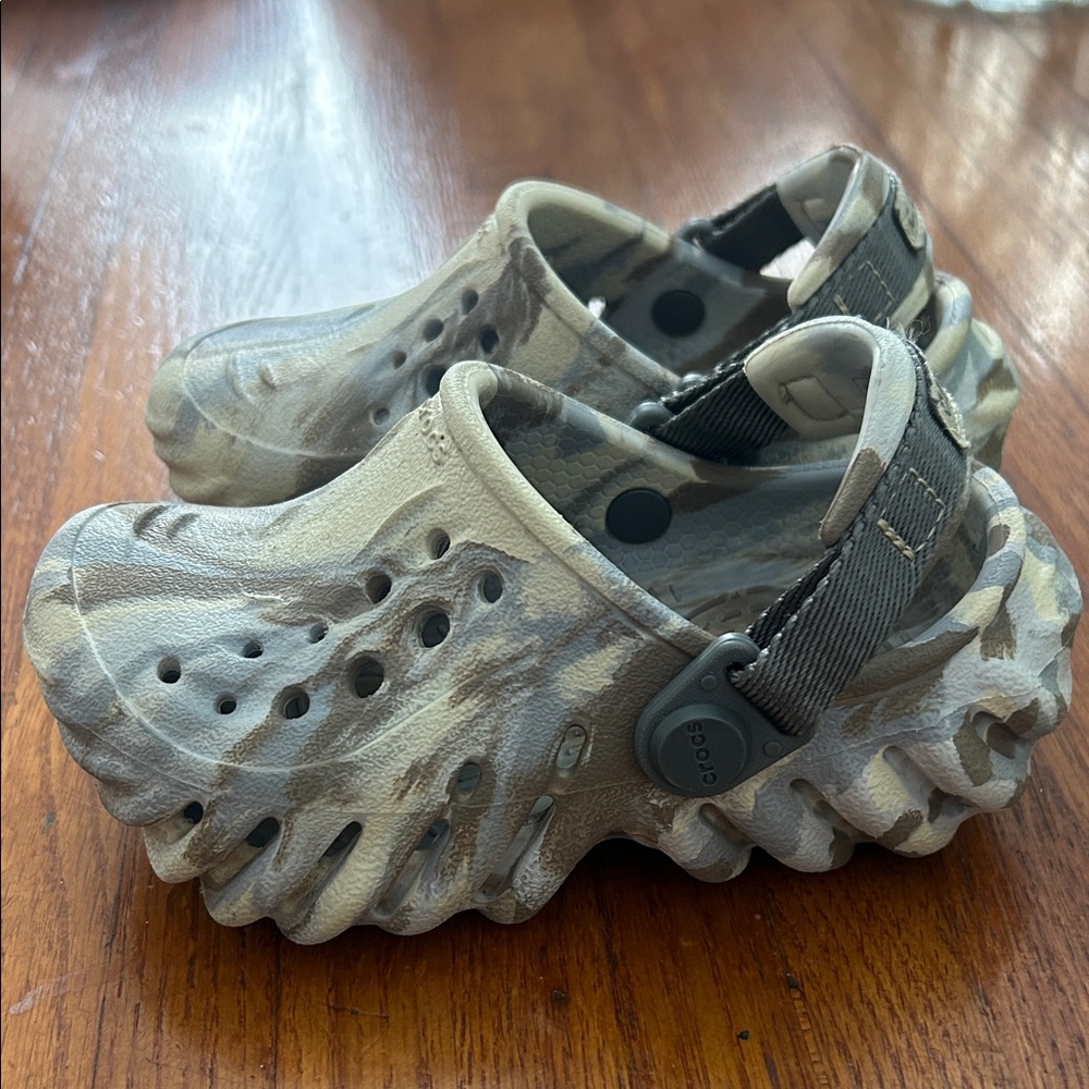 CROCS toddler marbled platforms